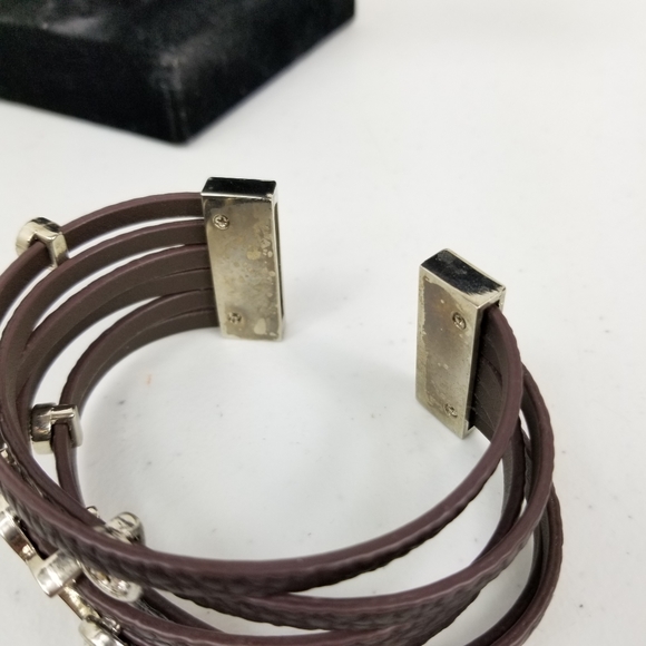 Cuff Bracelet Magnetic Snap - Picture 5 of 8